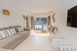 Walk to the Waves: Modern 3-Bedroom Bungalow Near the Beach Walk to the Waves: Modern 3-Bedroom Bungalow Near the Beach