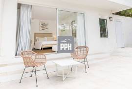 Walk to the Waves: Modern 3-Bedroom Bungalow Near the Beach Walk to the Waves: Modern 3-Bedroom Bungalow Near the Beach