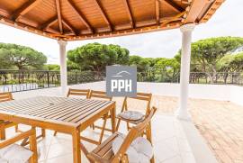 Walk to the Waves: Modern 3-Bedroom Bungalow Near the Beach Walk to the Waves: Modern 3-Bedroom Bungalow Near the Beach