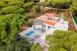 Walk to the Waves: Modern 3-Bedroom Bungalow Near the Beach Walk to the Waves: Modern 3-Bedroom Bungalow Near the Beach