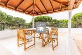 Walk to the Waves: Modern 3-Bedroom Bungalow Near the Beach Walk to the Waves: Modern 3-Bedroom Bungalow Near the Beach