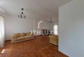 Detached villa with pool in Pino Grande: 4 bedrooms, plot and family life near Seville Detached villa with pool in Pino Grande: 4 bedrooms, plot and family life near Seville