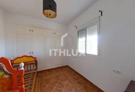 Detached villa with pool in Pino Grande: 4 bedrooms, plot and family life near Seville Detached villa with pool in Pino Grande: 4 bedrooms, plot and family life near Seville