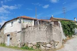 Renovated 2+1 Bedroom Villa with Terrace and Panoramic Views – São Pedro do Sul Renovated 2+1 Bedroom Villa with Terrace and Panoramic Views – São Pedro do Sul