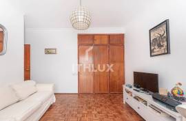 Very central 1 bedroom apartment next to the gates of Benfica Very central 1 bedroom apartment next to the gates of Benfica