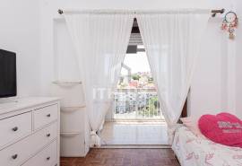 Very central 1 bedroom apartment next to the gates of Benfica Very central 1 bedroom apartment next to the gates of Benfica