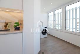 Refurbished 2 bedroom apartment in Alto da Barra | Top Floor | First line of the sea. Refurbished 2 bedroom apartment in Alto da Barra | Top Floor | First line of the sea.