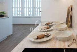 Refurbished 2 bedroom apartment in Alto da Barra | Top Floor | First line of the sea. Refurbished 2 bedroom apartment in Alto da Barra | Top Floor | First line of the sea.