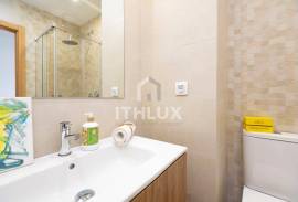 Refurbished 2 bedroom apartment in Alto da Barra | Top Floor | First line of the sea. Refurbished 2 bedroom apartment in Alto da Barra | Top Floor | First line of the sea.