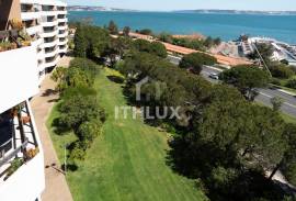 Refurbished 2 bedroom apartment in Alto da Barra | Top Floor | First line of the sea. Refurbished 2 bedroom apartment in Alto da Barra | Top Floor | First line of the sea.