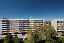 Refurbished 2 bedroom apartment in Alto da Barra | Top Floor | First line of the sea. Refurbished 2 bedroom apartment in Alto da Barra | Top Floor | First line of the sea.