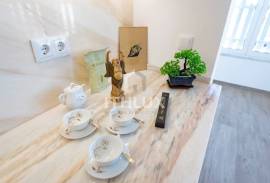 Refurbished 2 bedroom apartment in Alto da Barra | Top Floor | First line of the sea. Refurbished 2 bedroom apartment in Alto da Barra | Top Floor | First line of the sea.