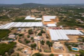 3 + 1 bedroom farm with sea view on a plot of 3427 m2 located in Murteira - Areias near Moncarapacho in Olhão 3 + 1 bedroom farm with sea view on a plot of 3427 m2 located in Murteira - Areias near Moncarapacho in Olhão