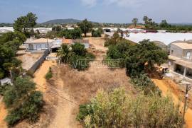 3 + 1 bedroom farm with sea view on a plot of 3427 m2 located in Murteira - Areias near Moncarapacho in Olhão 3 + 1 bedroom farm with sea view on a plot of 3427 m2 located in Murteira - Areias near Moncarapacho in Olhão