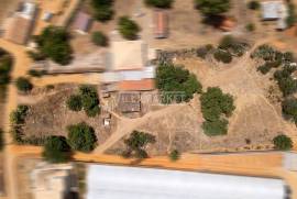 3 + 1 bedroom farm with sea view on a plot of 3427 m2 located in Murteira - Areias near Moncarapacho in Olhão 3 + 1 bedroom farm with sea view on a plot of 3427 m2 located in Murteira - Areias near Moncarapacho in Olhão