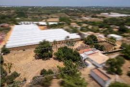 3 + 1 bedroom farm with sea view on a plot of 3427 m2 located in Murteira - Areias near Moncarapacho in Olhão 3 + 1 bedroom farm with sea view on a plot of 3427 m2 located in Murteira - Areias near Moncarapacho in Olhão