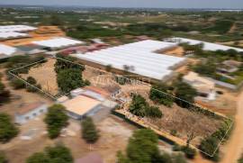 3 + 1 bedroom farm with sea view on a plot of 3427 m2 located in Murteira - Areias near Moncarapacho in Olhão 3 + 1 bedroom farm with sea view on a plot of 3427 m2 located in Murteira - Areias near Moncarapacho in Olhão
