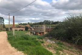 Bank warehouse in a state of ruin with 6851 m2 and 27880 m2 of land located in Labrugueira near Alenquer Bank warehouse in a state of ruin with 6851 m2 and 27880 m2 of land located in Labrugueira near Alenquer