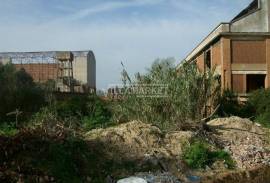 Bank warehouse in a state of ruin with 6851 m2 and 27880 m2 of land located in Labrugueira near Alenquer Bank warehouse in a state of ruin with 6851 m2 and 27880 m2 of land located in Labrugueira near Alenquer