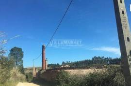 Bank warehouse in a state of ruin with 6851 m2 and 27880 m2 of land located in Labrugueira near Alenquer Bank warehouse in a state of ruin with 6851 m2 and 27880 m2 of land located in Labrugueira near Alenquer