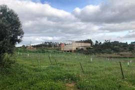 Bank warehouse in a state of ruin with 6851 m2 and 27880 m2 of land located in Labrugueira near Alenquer Bank warehouse in a state of ruin with 6851 m2 and 27880 m2 of land located in Labrugueira near Alenquer