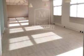 Banking Industrial Warehouse with 12056 m2 consisting of 2 floors located in the Industrial Zone of Torres Novas Banking Industrial Warehouse with 12056 m2 consisting of 2 floors located in the Industrial Zone of Torres Novas