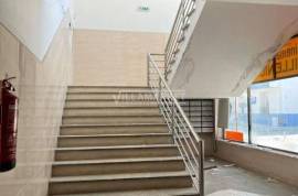 66 m² stall store located in the Millenium Shopping Center in Abrantes 66 m² stall store located in the Millenium Shopping Center in Abrantes