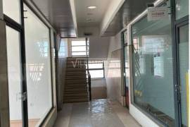 66 m² stall store located in the Millenium Shopping Center in Abrantes 66 m² stall store located in the Millenium Shopping Center in Abrantes