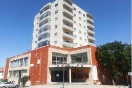 66 m² stall store located in the Millenium Shopping Center in Abrantes