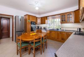 4 Bedroom Villa with Pool, Garden and Large Basement - Assumadinha, Quarteira