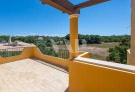 4 Bedroom Villa with Pool, Garden and Large Basement - Assumadinha, Quarteira