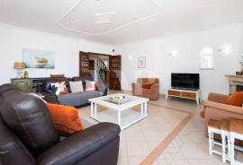 4 Bedroom Villa with Pool, Garden and Large Basement - Assumadinha, Quarteira