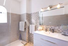 4 Bedroom Villa with Pool, Garden and Large Basement - Assumadinha, Quarteira