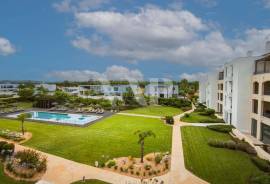 Annual 2-Bedroom Apartment for Rent in Vilamoura with Swimming Pool, Garage, and Private Condominium