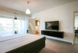 Annual 2-Bedroom Apartment for Rent in Vilamoura with Swimming Pool, Garage, and Private Condominium