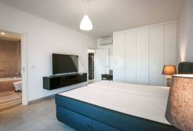 Annual 2-Bedroom Apartment for Rent in Vilamoura with Swimming Pool, Garage, and Private Condominium