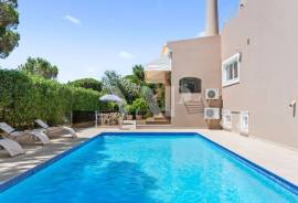 4+2 Bedroom Villa Front View Golf, Pool and Rooftop with Jacuzzi in Vilamoura