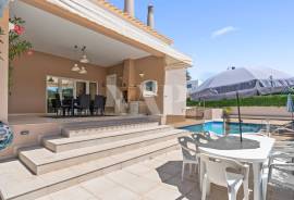 4+2 Bedroom Villa Front View Golf, Pool and Rooftop with Jacuzzi in Vilamoura 4+2 Bedroom Villa Front View Golf, Pool and Rooftop with Jacuzzi in Vilamoura