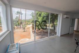 Santa Barbara de Nexe – Modernised 3+1 Bedroom Villa with Pool & Coastal Views