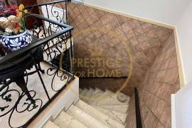 House 4 Bedrooms +2 House 4 Bedrooms +2