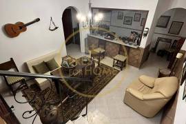 House 4 Bedrooms +2 House 4 Bedrooms +2