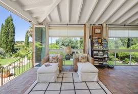 Carvoeiro – 4-bedroom charming villa very private with pool and mature gardens on a big plot Carvoeiro – 4-bedroom charming villa very private with pool and mature gardens on a big plot