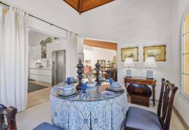 Carvoeiro – 4-bedroom charming villa very private with pool and mature gardens on a big plot Carvoeiro – 4-bedroom charming villa very private with pool and mature gardens on a big plot