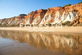 T2 AT JUST 850M FROM PRAIA DA FALÉSIA AND WITH GARAGE