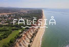 T2 AT JUST 850M FROM PRAIA DA FALÉSIA AND WITH GARAGE
