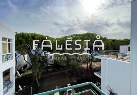 T2 AT JUST 850M FROM PRAIA DA FALÉSIA AND WITH GARAGE