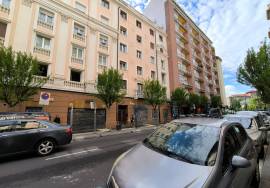 Large premises for sale and rent in Ramiro de Maeztu