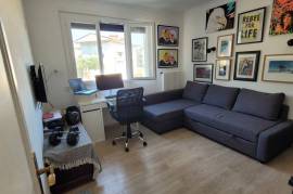 A Cosy 85 M2 Flat With 3 Bedrooms, Terrace And Private Parking Space, At The Foot Of Mont Saint-Clair. A Cosy 85 M2 Flat With 3 Bedrooms, Terrace And Private Parking Space, At The Foot Of Mont Saint-Clair.