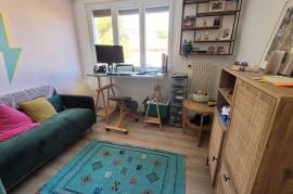 A Cosy 85 M2 Flat With 3 Bedrooms, Terrace And Private Parking Space, At The Foot Of Mont Saint-Clair. A Cosy 85 M2 Flat With 3 Bedrooms, Terrace And Private Parking Space, At The Foot Of Mont Saint-Clair.