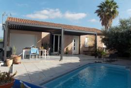 Single Storey Villa Offering 122 M2 Living Space With 4 Bedrooms On An Enclosed Plot Of 600 M2 With Terraces, Pool And Views Single Storey Villa Offering 122 M2 Living Space With 4 Bedrooms On An Enclosed Plot Of 600 M2 With Terraces, Pool And Views
